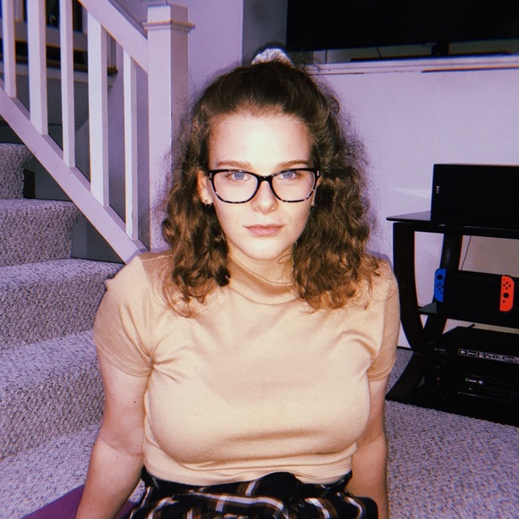 Meet your Posher, Emily - Picture 1 of 1